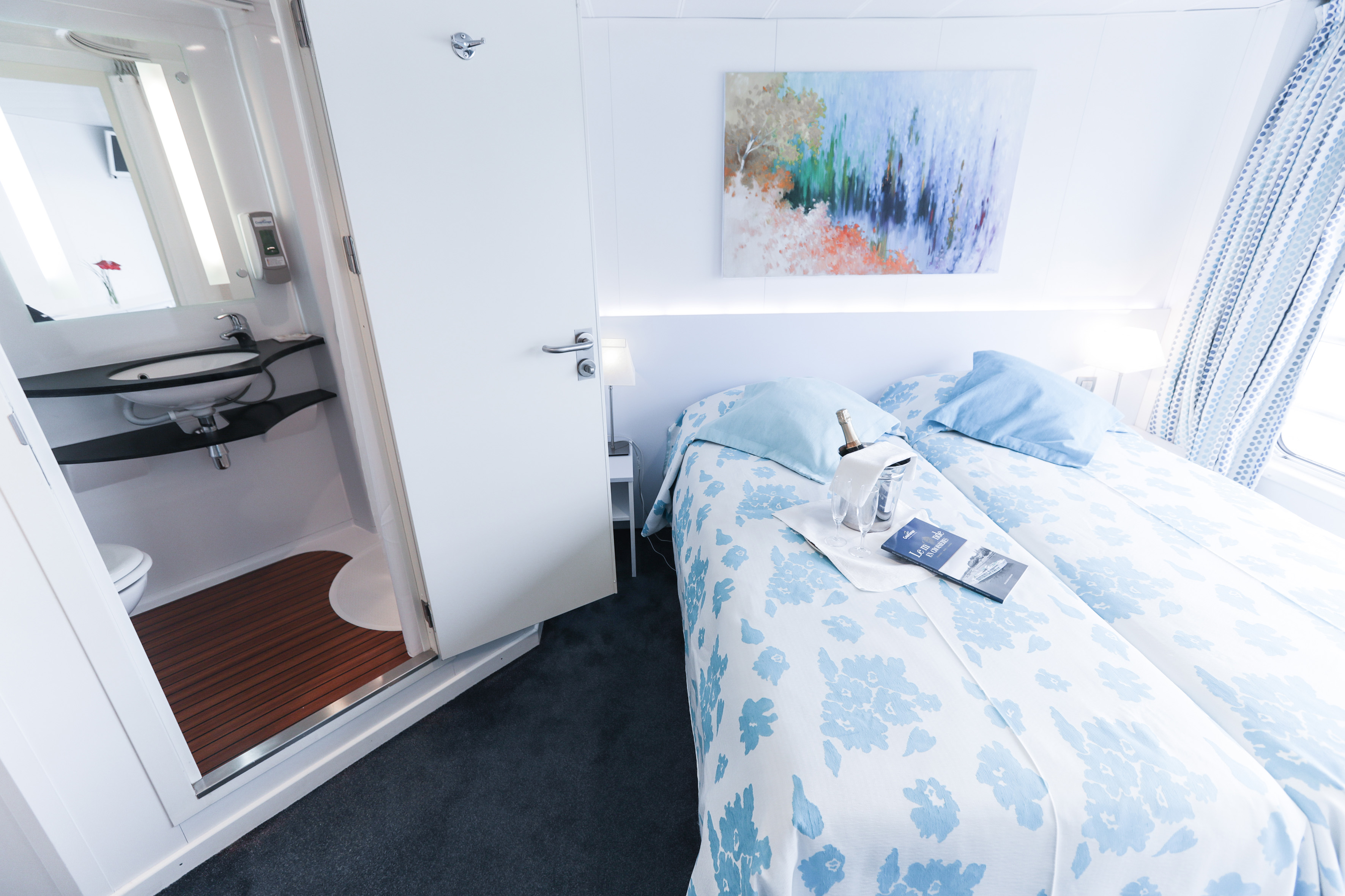 CroisiEurope MS Cyrano de Bergerac Cabin 14.jpg